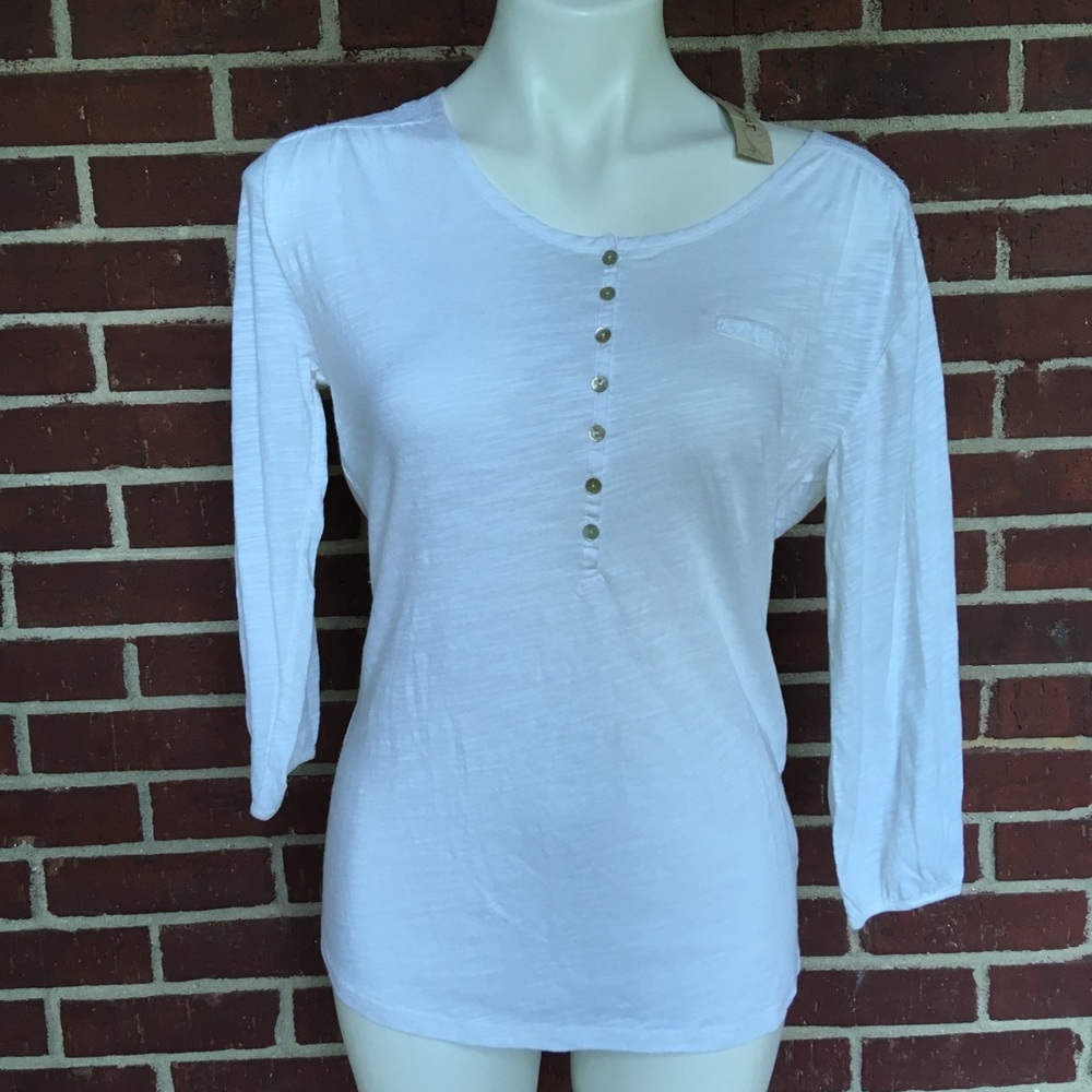 $25 New Ariat women white top size M